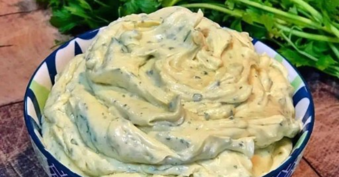 Cómo hacer mayonesa casera. Aprende a prepararla en casa para acompañar diversos platos!